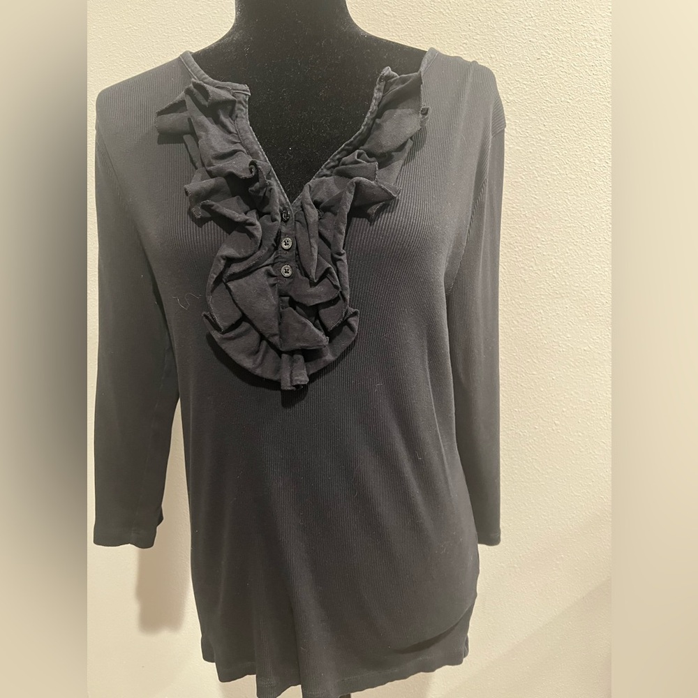 RALPH LAUREN BLACK 3/4 SLEEVE RIBBED TEE WITH 3 BUTTONS AND RUFFLES SIZE MEDIUM